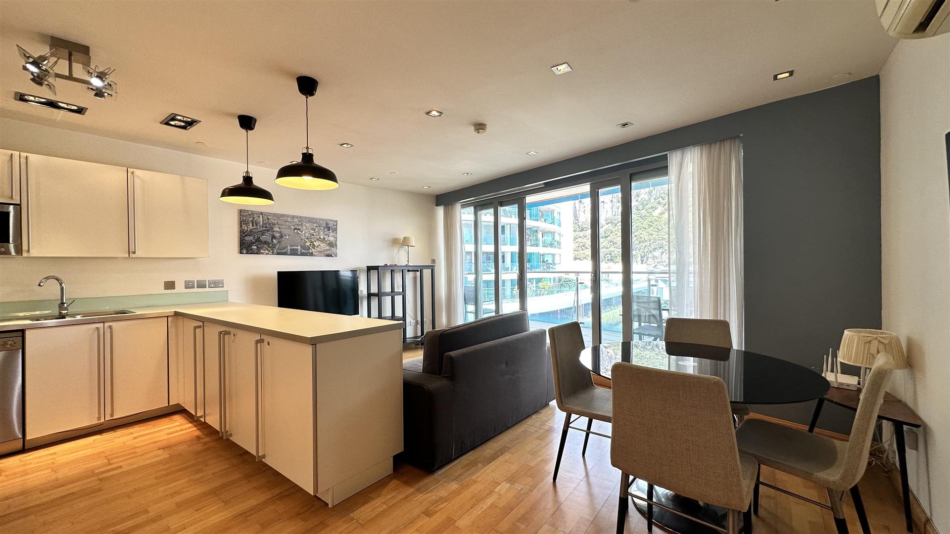  Image of Apartment - 1 Bedrooms - 1 Bathrooms for Rental in Royal Ocean Plaza-Gibraltar, Image 6